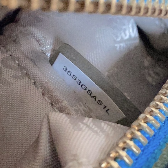 Michael Kors Large Saffino Bag - Picture 12 of 16